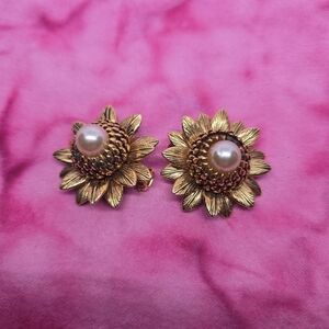 Vintage Signed Bergere Faux Pearl Gold-tone Sunflower Clip earrings.